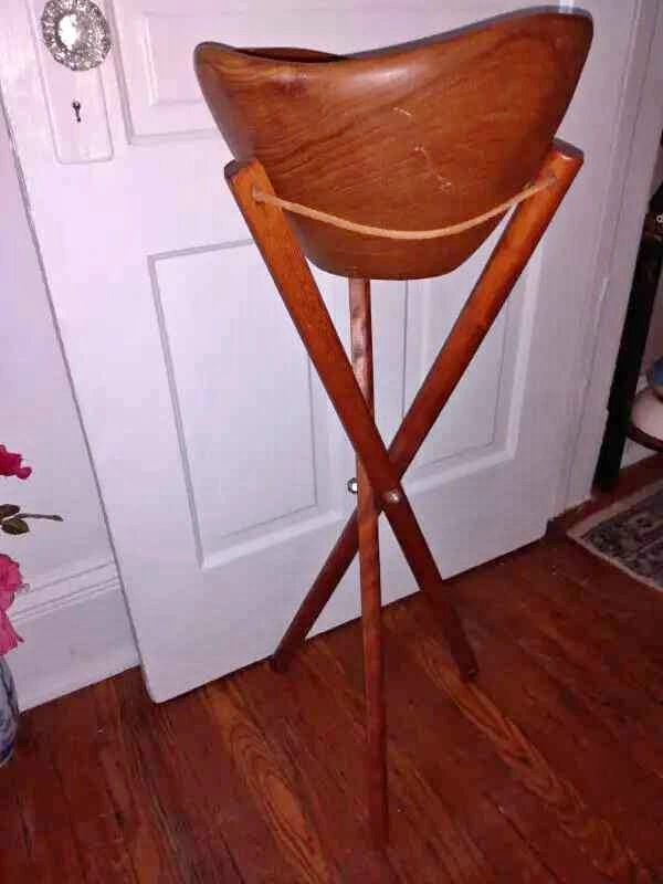 Vintage wood salad bowl and stand