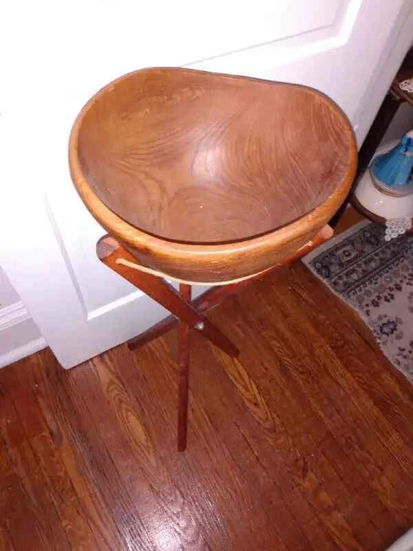 Vintage wood salad bowl and stand - photo 3