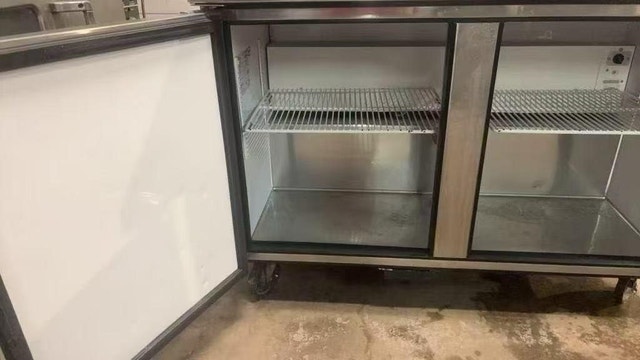 True TWT-48F Refrigerator - photo 2