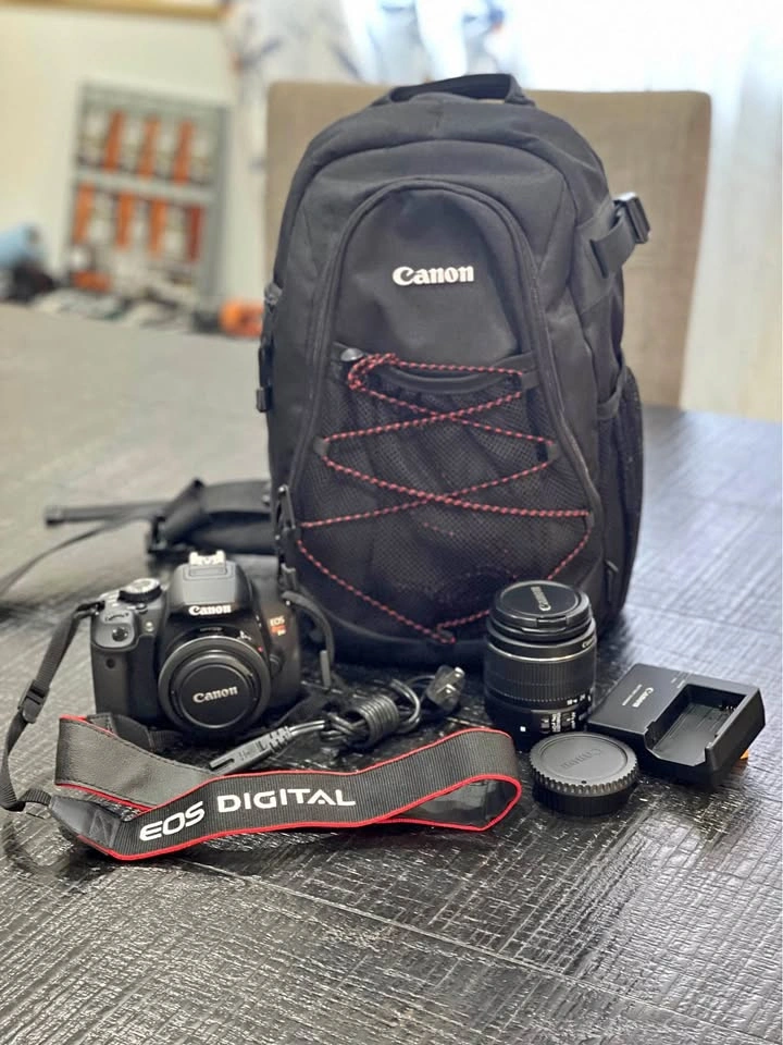 Canon EOS Rebel T4i Camera Kit w/ 2 Lenses & Backpack