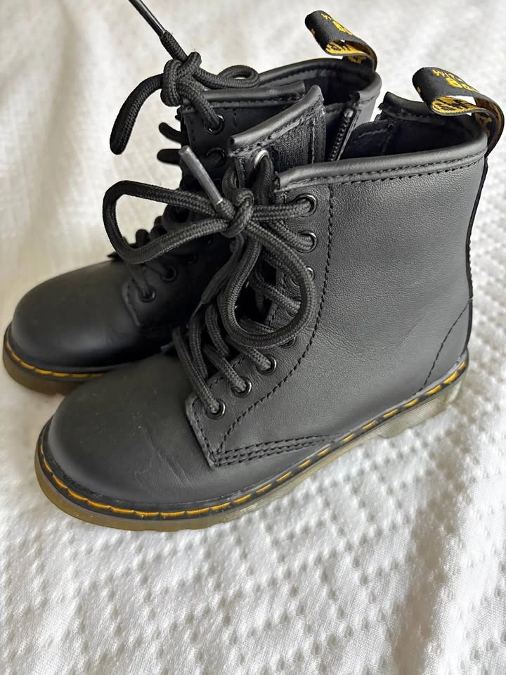 Dr Martens boots DM BOOTS toddler kids US11 / UK 10/ EUR 28