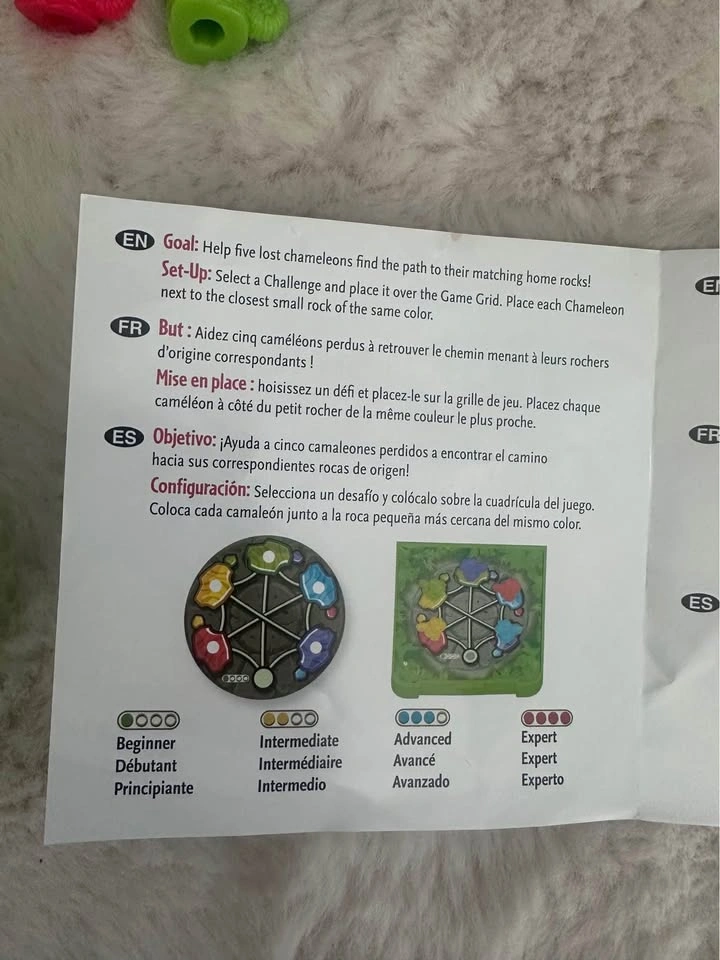Travel board game Chameleon crossing color swapping logic game - photo 3