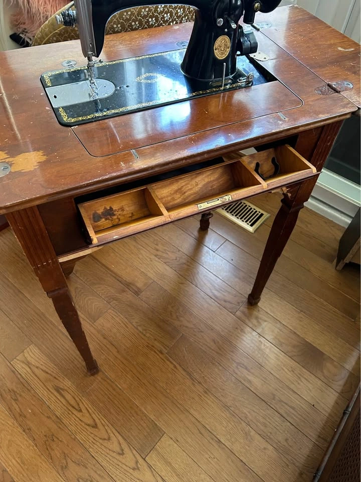Working Vintage Singer Sewing Machine Wood Cabinet - Scarborough - photo 4