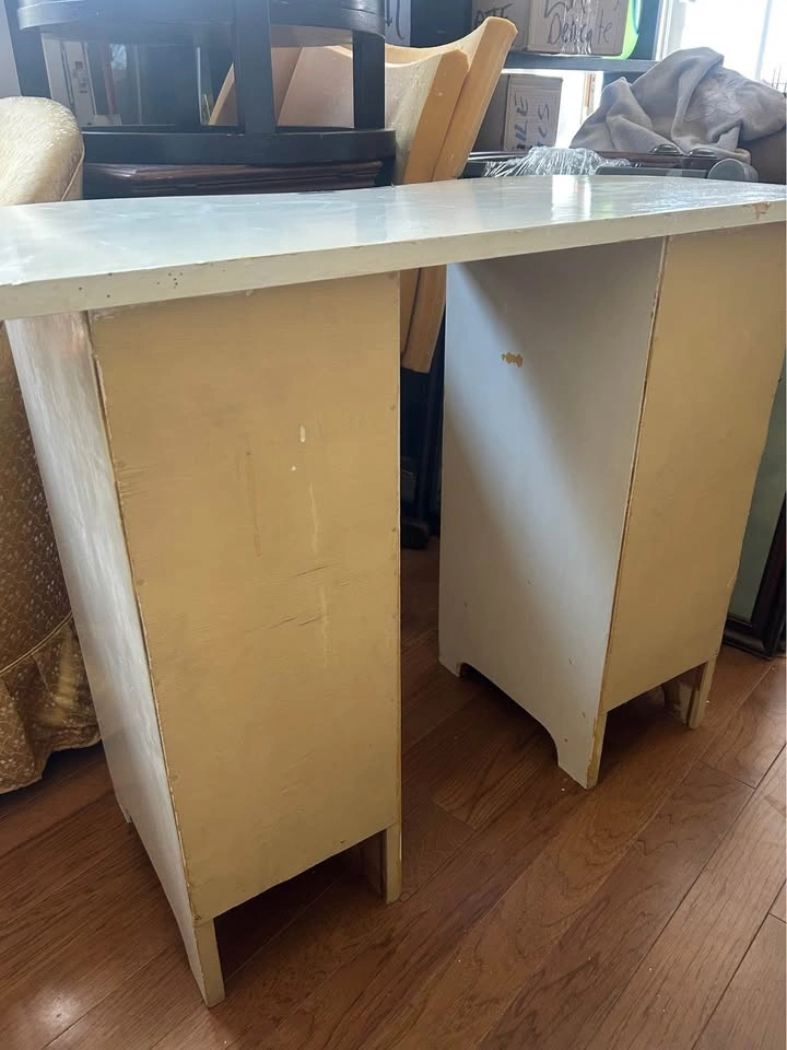 Charming DIY Project Vintage Vanity Desk with Drawers - photo 2