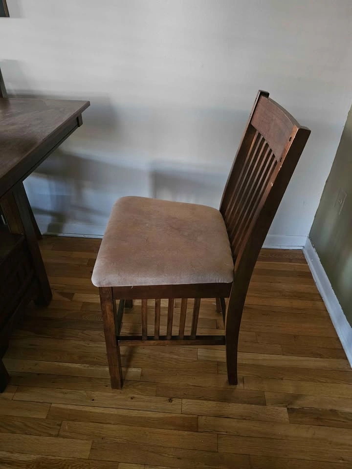 Wood Dining Table and 3 Chairs - photo 2