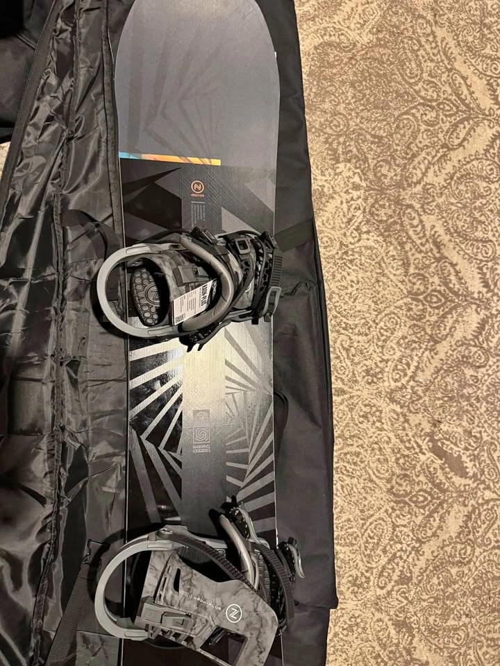 Nidecker Snowboard Full Setup - Snowboard, Bindings, Boots, Appa