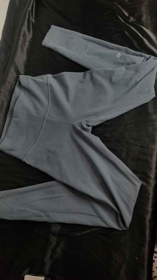 EUC Lululemon 28" Wunder Under Leggings Dark Grey/Blue - photo 2