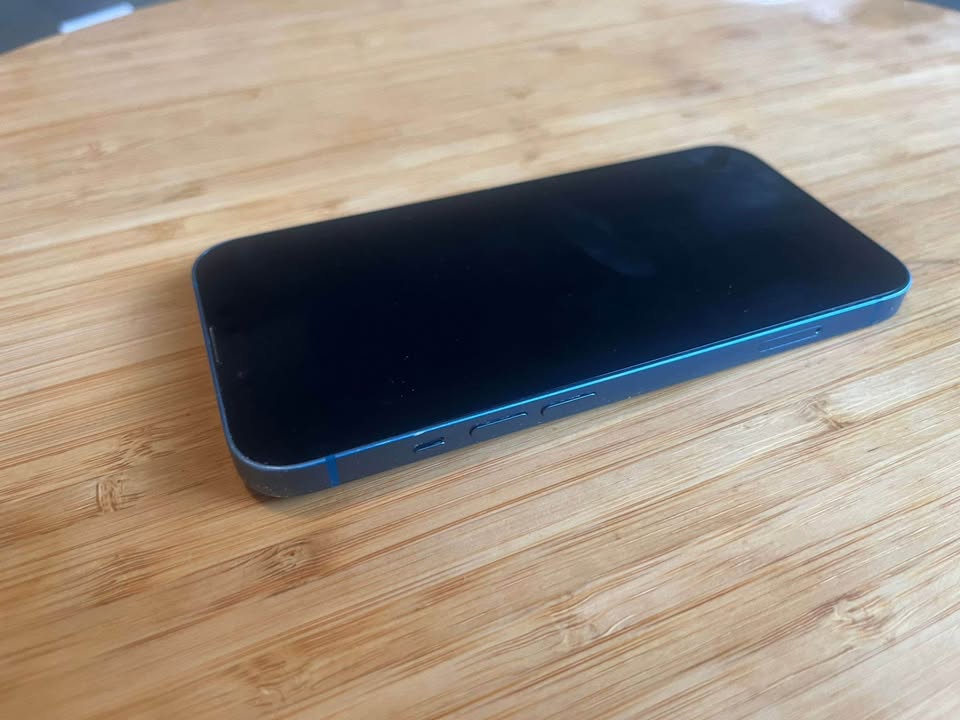 IPhone 13 128gb blue - photo 3