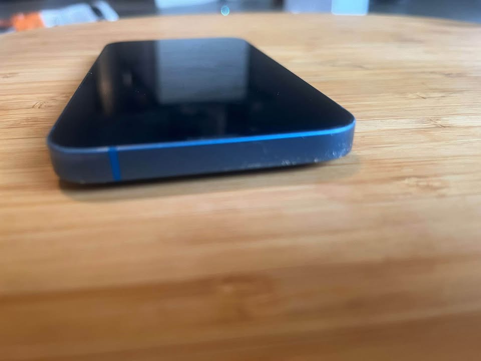 IPhone 13 128gb blue - photo 4