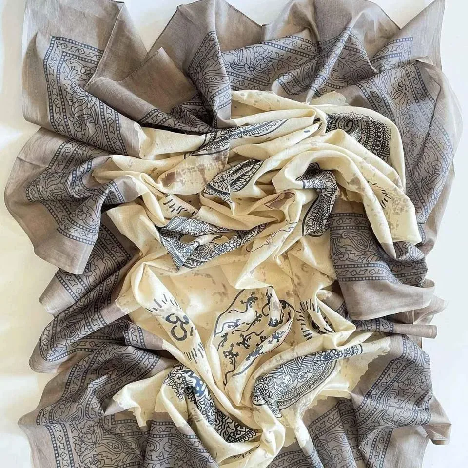 Brand new OM scarf, 100% cotton image indicator(2)