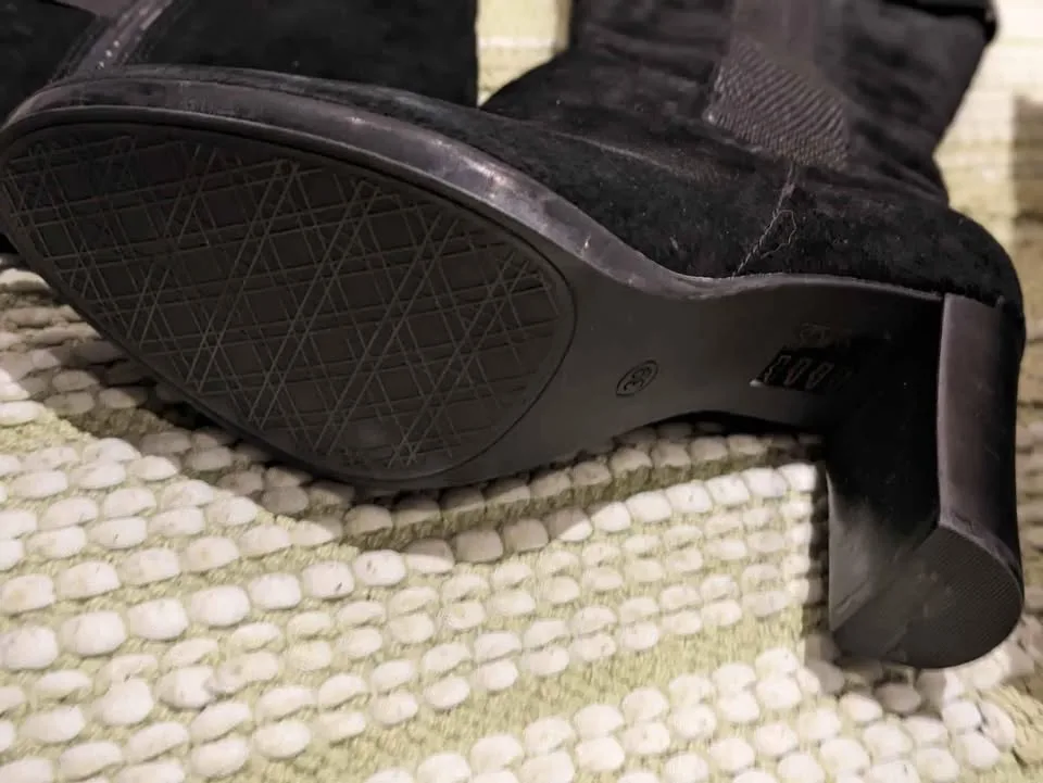 BNIB high heel tall boots, genuine leather image indicator(3)