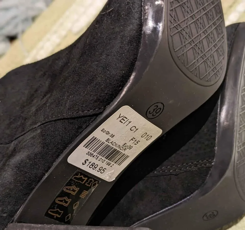 BNIB high heel tall boots, genuine leather image indicator(5)