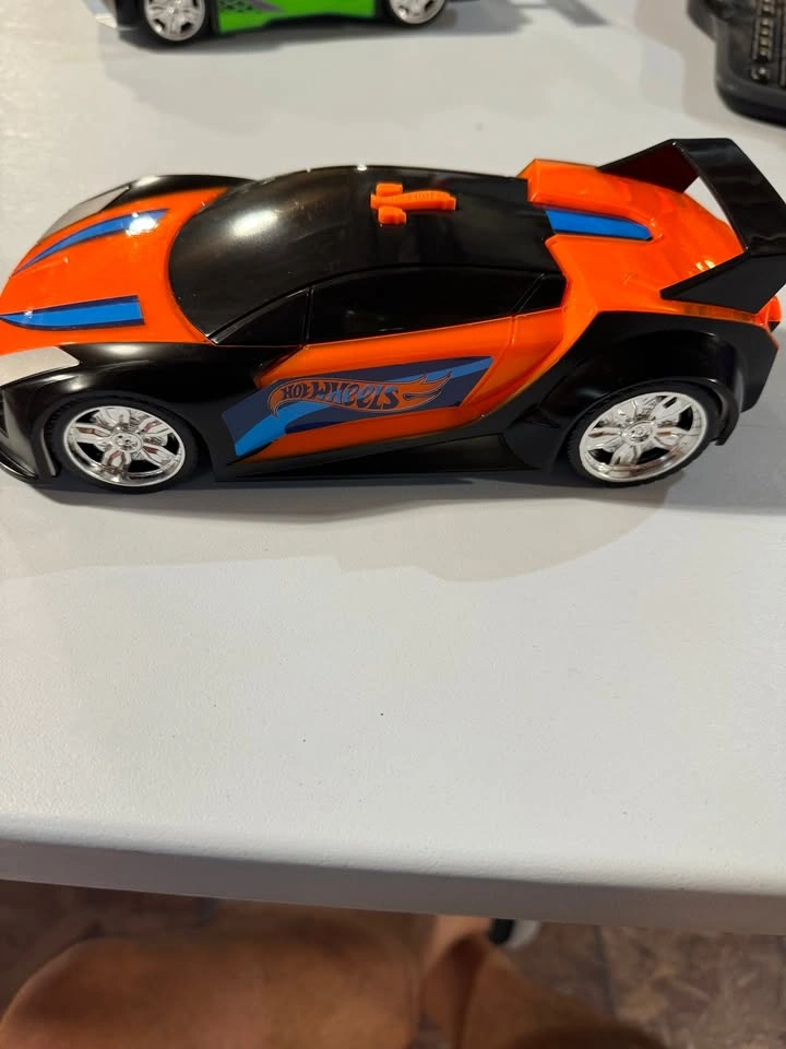 Large Hot Wheels Race Cars they Race - photo 2