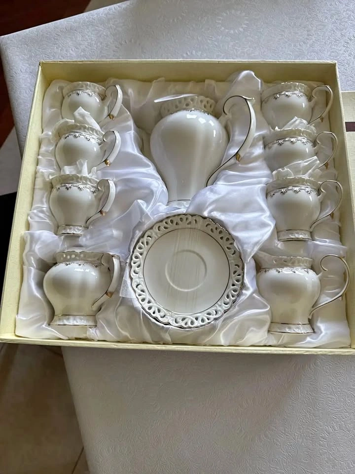 Hampstead Fine Bone China Tea/Coffee Set - 15 Piece