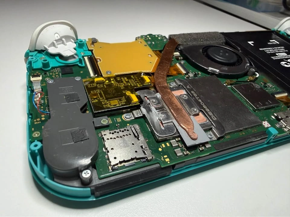 Jailbreaked Nintendo Switch Lite - 128GB SD card full of Games! - photo 4