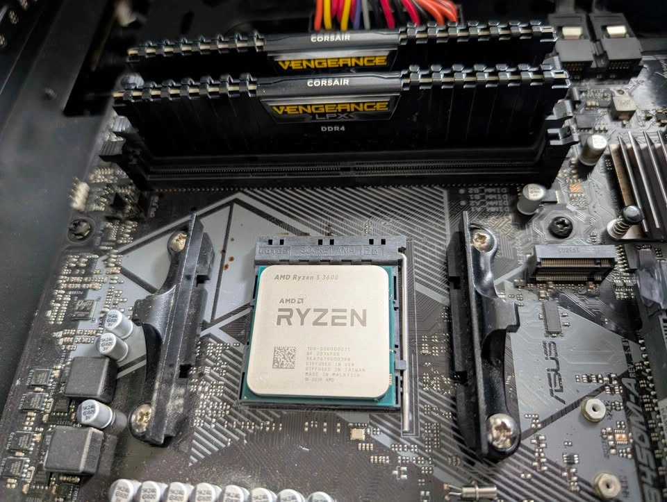 CyberPower PC Ryzen 5 3600 32GB RAM - photo 2