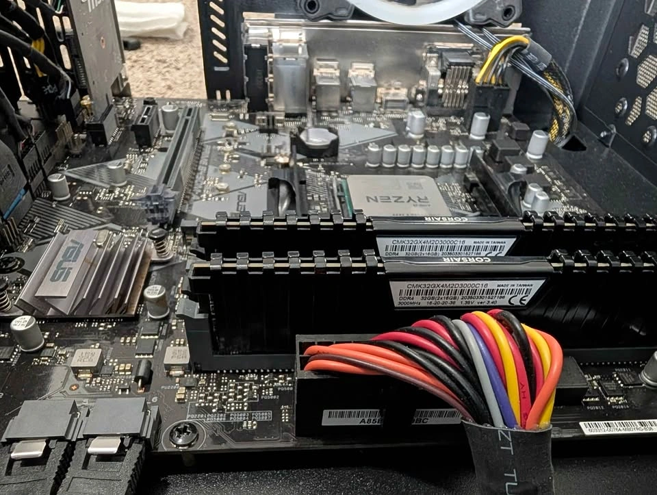 CyberPower PC Ryzen 5 3600 32GB RAM - photo 3