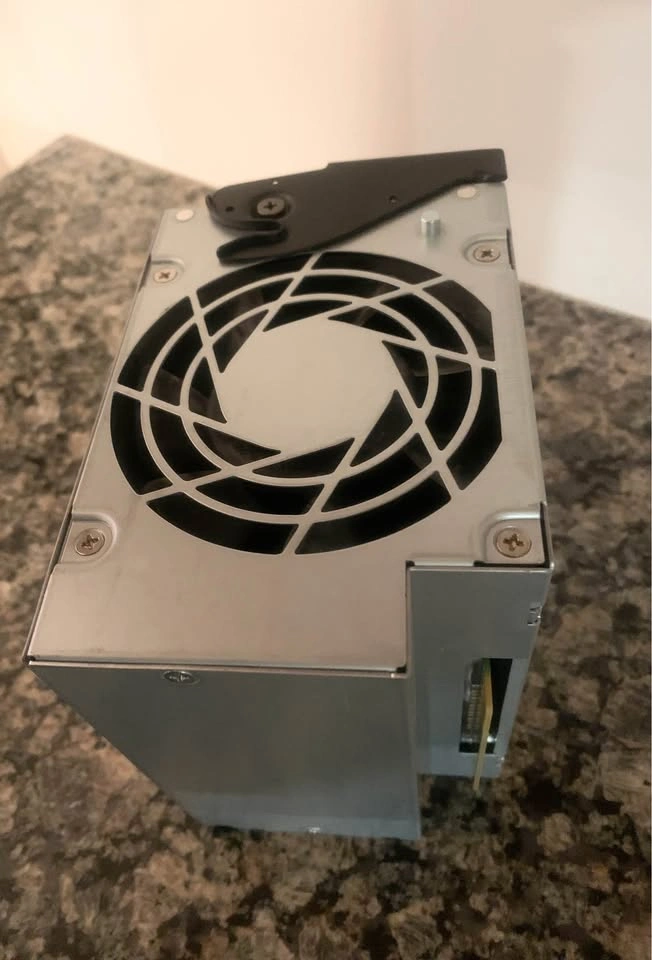 Lenovo 690W 80+ Platinum Power Supply - Workstation Grade - photo 3