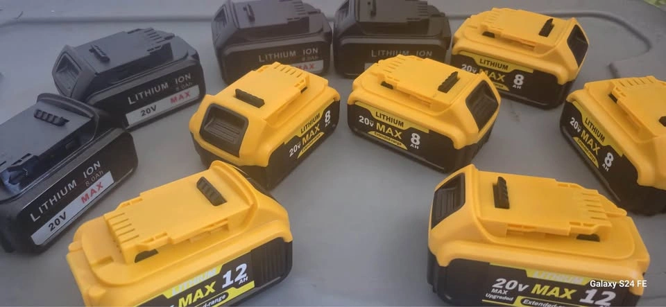 Dewalt 20V/8.0Ah Lithium-ion Battery Replacement - photo 5