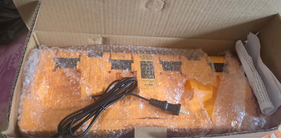 12v-20v Max Battery Charger Station Replacement Part DCB104 - photo 3
