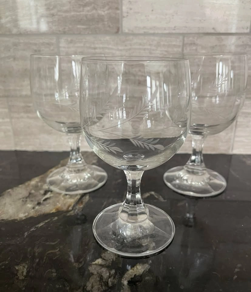 Czechoslovakian Crystal Stemware Set – 15 Pieces – Vintage Europ - photo 4
