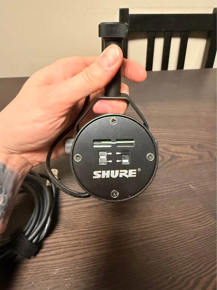 Shure SM7B Studio Microphone with 10ft XLR Cable - photo 3