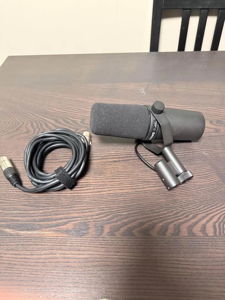 Shure SM7B Studio Microphone with 10ft XLR Cable - photo 4