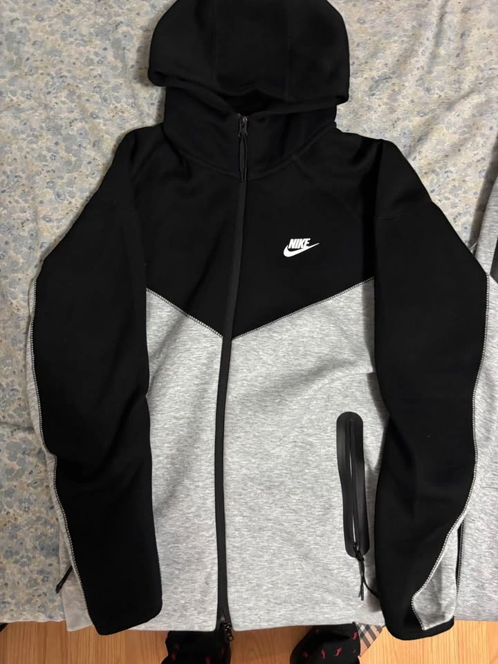 Gray and black Nike tech tracksuit - photo 2
