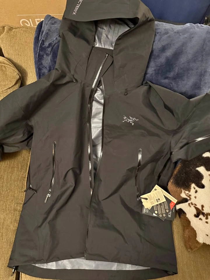 Arcteryx Beta AR - Black (Men's XL)