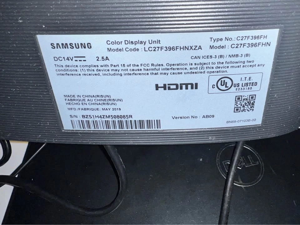 27 inch Samsung Curve Monitor with Stand - photo 3