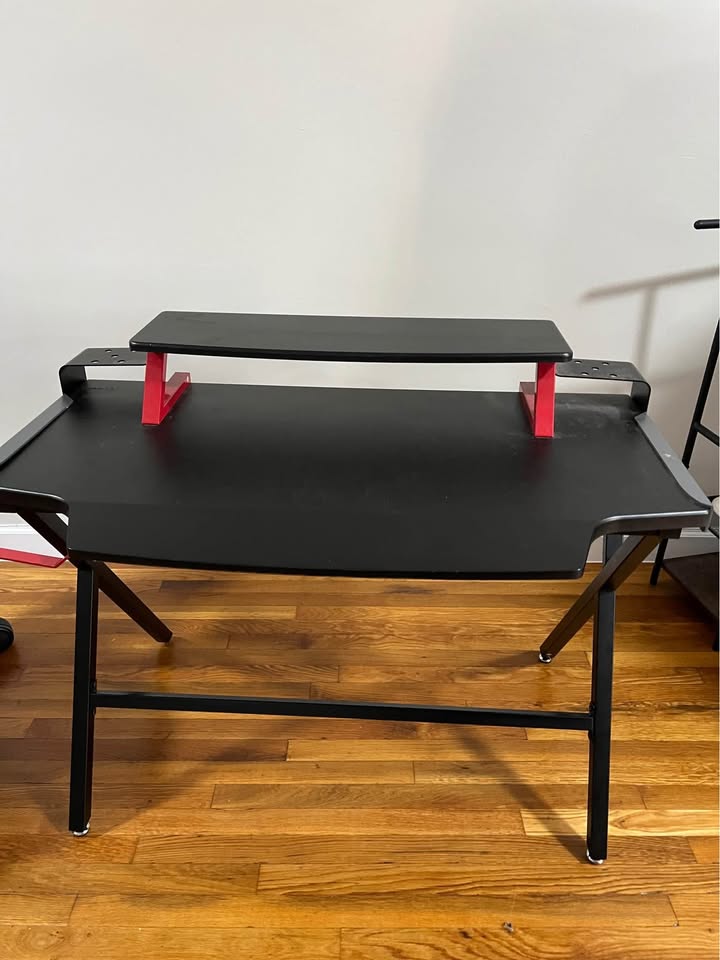 Gaming Computer Chair and Desk - photo 4