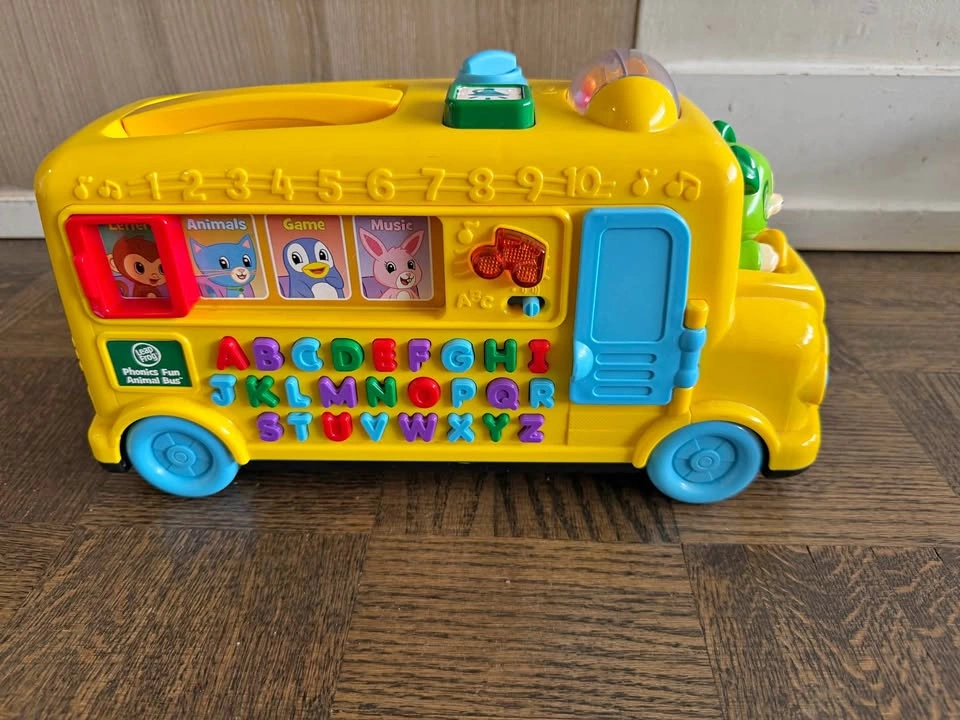 Leap frog bus