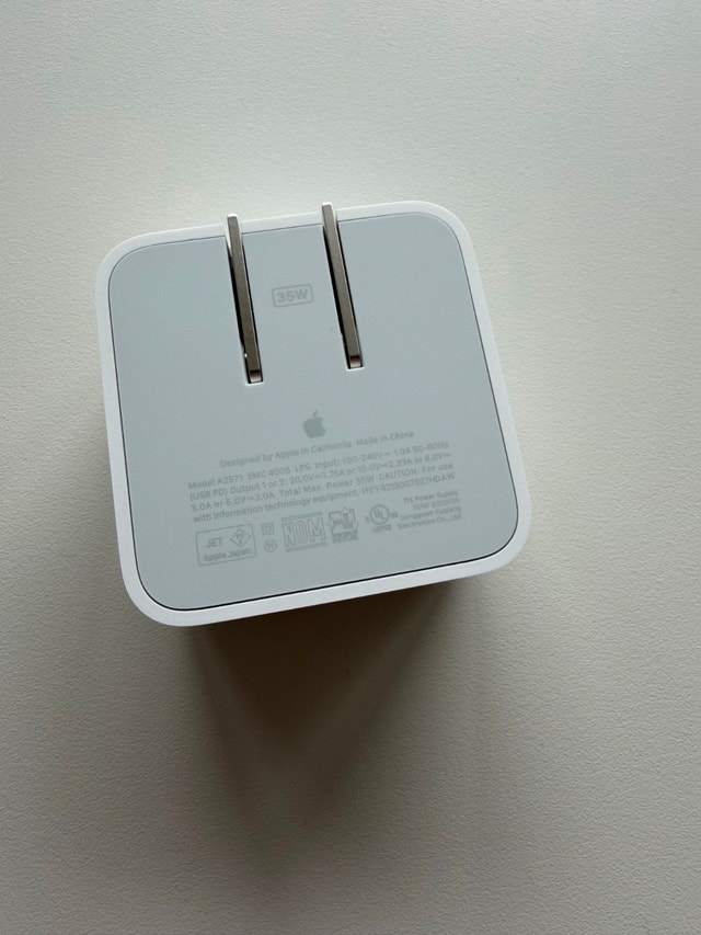 Apple 35W Dual USB-C Power Adapter - Brand New - photo 2