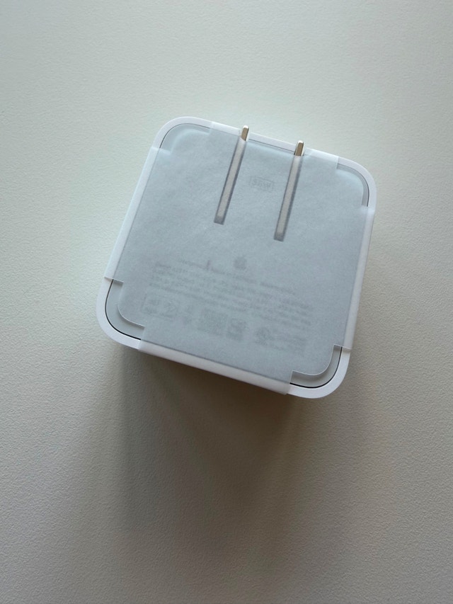 Apple 35W Dual USB-C Power Adapter - Brand New - photo 3