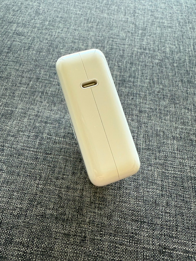 Apple 67W USB-C Power Adapter - photo 2
