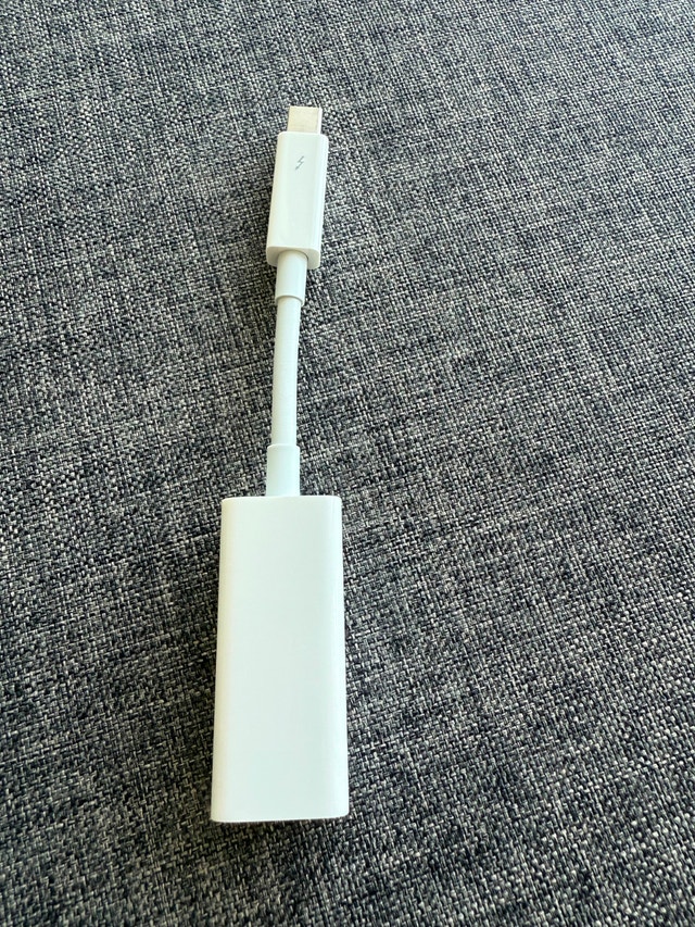 Apple Thunderbolt to Gigabit Ethernet Adapter – Open Box