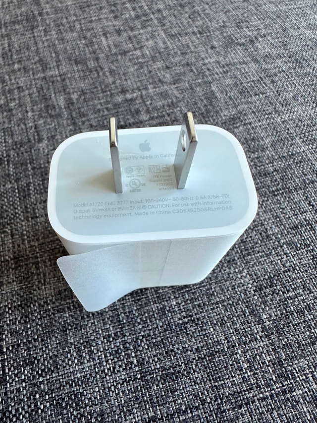 Apple 20W USB-C Power Adapter – Brand New - photo 4