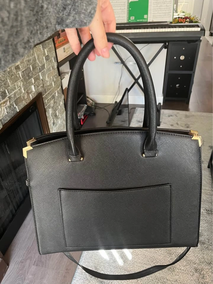 Cute black purse (fits a laptop) - photo 3