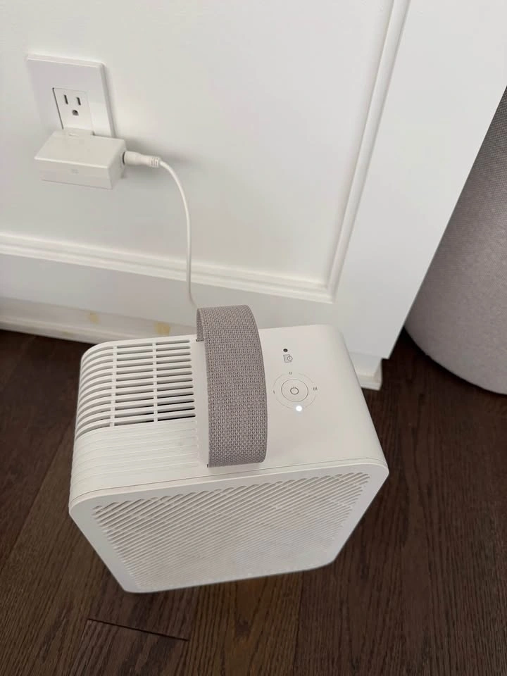 White IKEA Air Purifier with Handle - UPPÅTVIND, comes with box - photo 2
