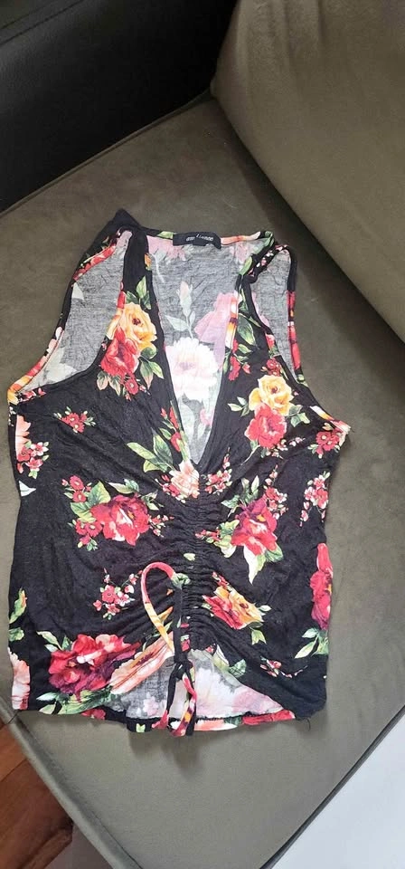 Women's floral sleeveless top