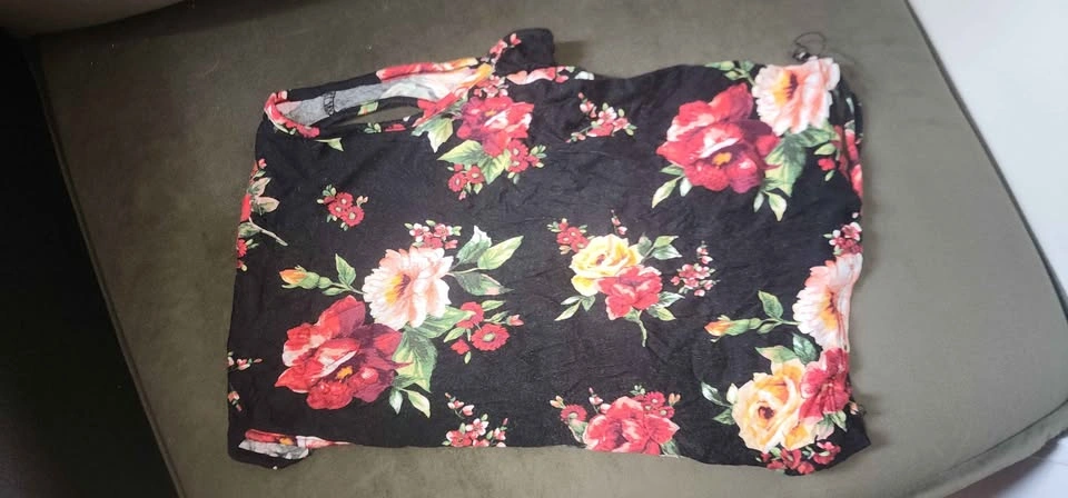 Women's floral sleeveless top - photo 2