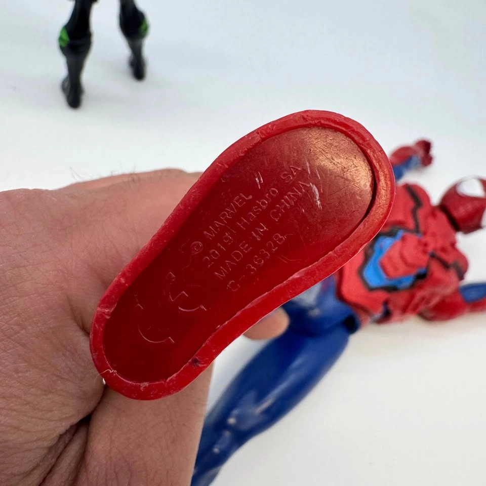 Spider-Man 12” Figure + Max Steel Electro Figure Lot - photo 3