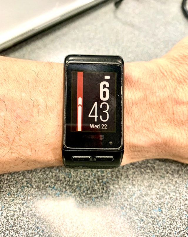 Garmin Vivovactive HR Smartwatch - GPS, Heart Monitor