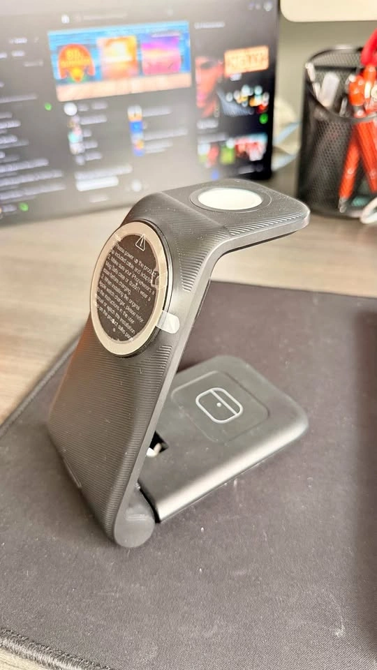 Foldable Magnetic Wireless Charger Stand for Apple Devices