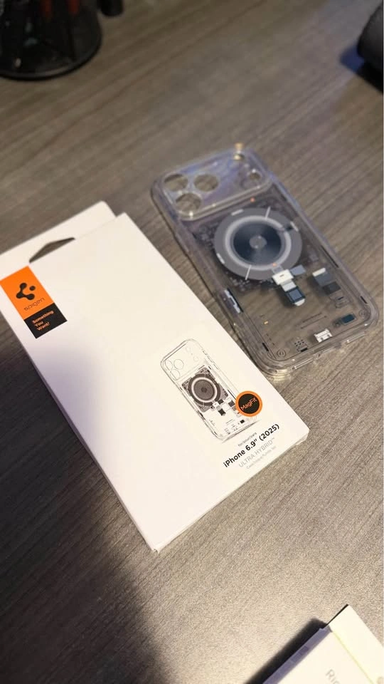 iPhone 17 Pro Max - Spigen Ultra Hybrid MagFit Case - photo 5