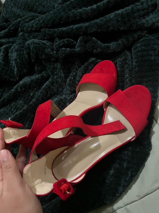 RED HIGH HEELS