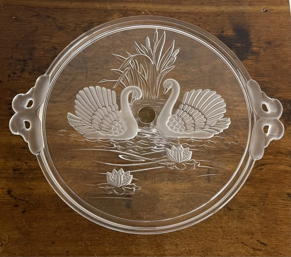 Vintage Frosted Glass Swan Cake Stand/Serving Tray - photo 2