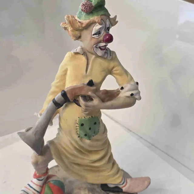 R. Belkari Clown Figurine thumbnail