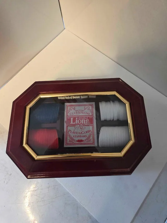 Poker set with case and dice and cards thumbnail