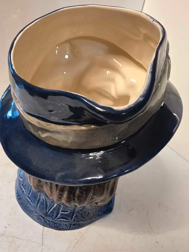 Royal Doulton Gulliver Toby Jug image indicator(4)